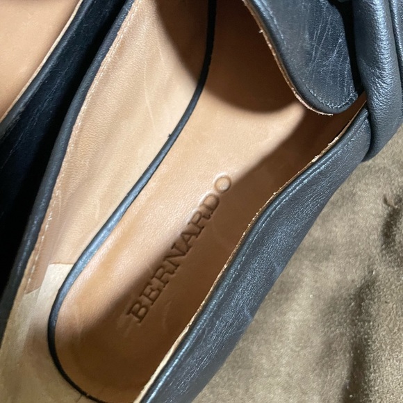 Bernardo black Leather Slip-On loafers 6.5 M - Picture 4 of 8